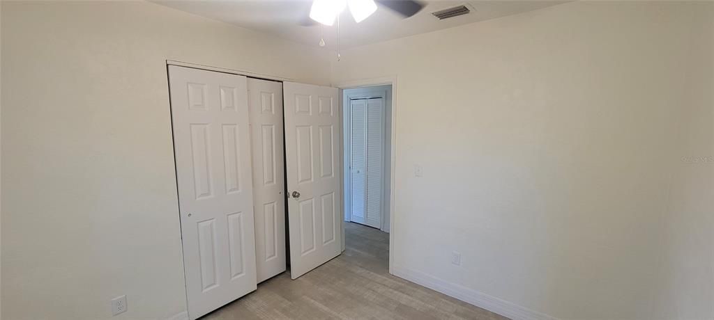 For Sale: $299,900 (3 beds, 2 baths, 950 Square Feet)