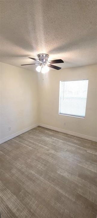 For Sale: $299,900 (3 beds, 2 baths, 950 Square Feet)