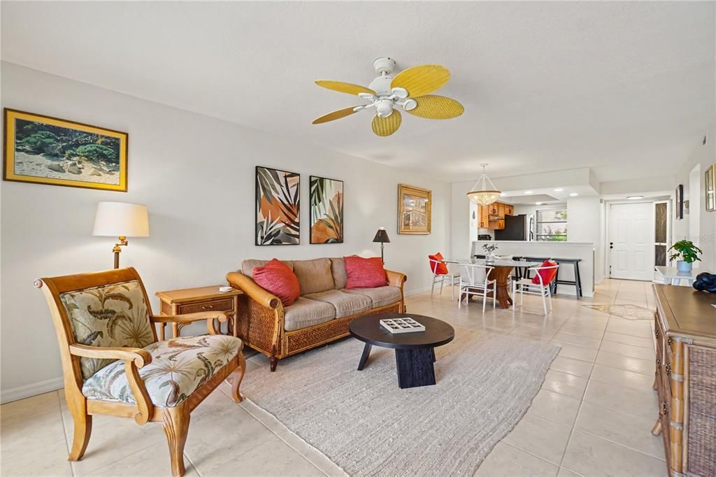 En Venta: $184,900 (2 camas, 2 baños, 1104 Pies cuadrados)