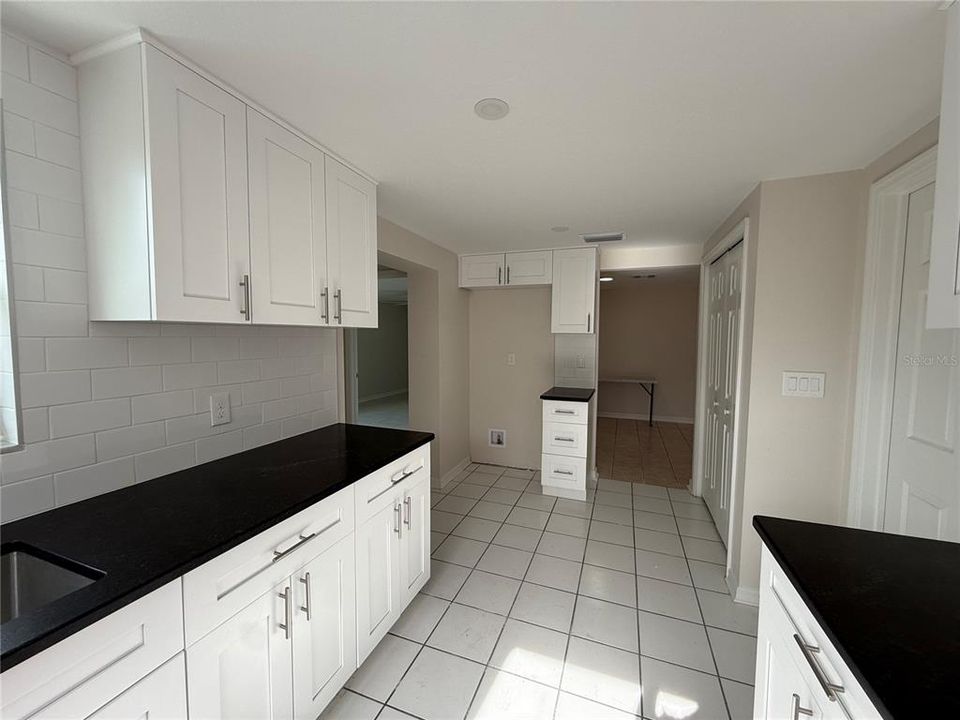 В аренду: $1,995 (3 спален, 2 ванн, 1429 Квадратных фут)