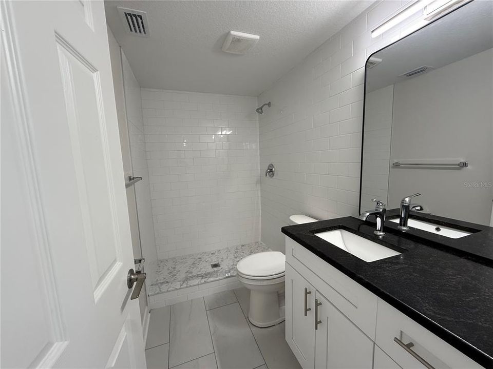В аренду: $1,995 (3 спален, 2 ванн, 1429 Квадратных фут)