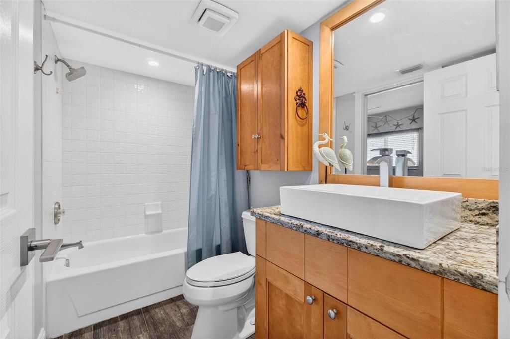 В аренду: $4,000 (2 спален, 2 ванн, 1135 Квадратных фут)