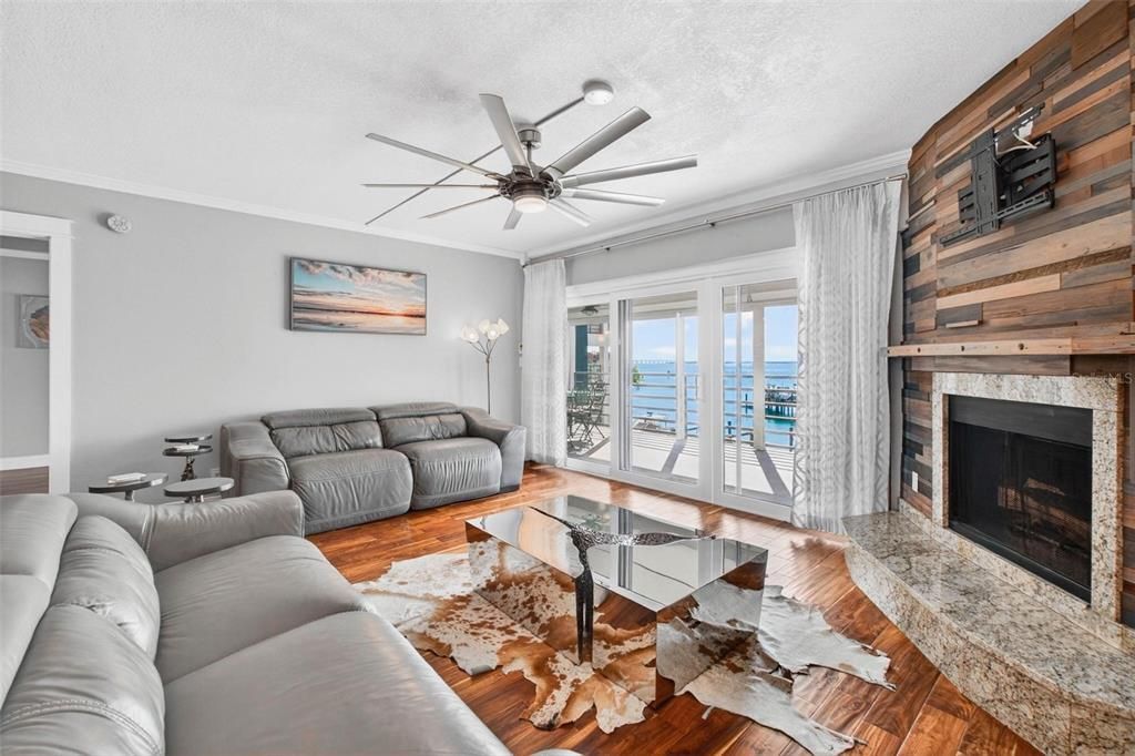 В аренду: $4,000 (2 спален, 2 ванн, 1135 Квадратных фут)