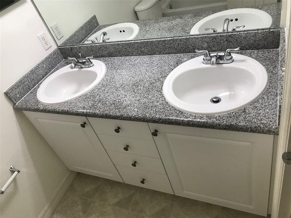В аренду: $2,195 (3 спален, 2 ванн, 1282 Квадратных фут)