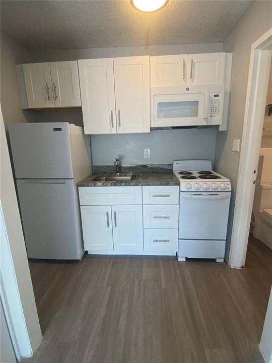 В аренду: $795 (0 спален, 1 ванн, 500 Квадратных фут)