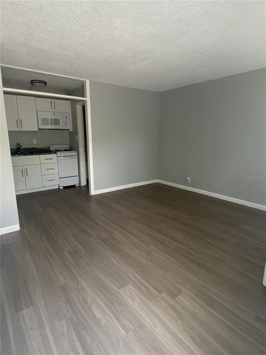 В аренду: $795 (0 спален, 1 ванн, 500 Квадратных фут)
