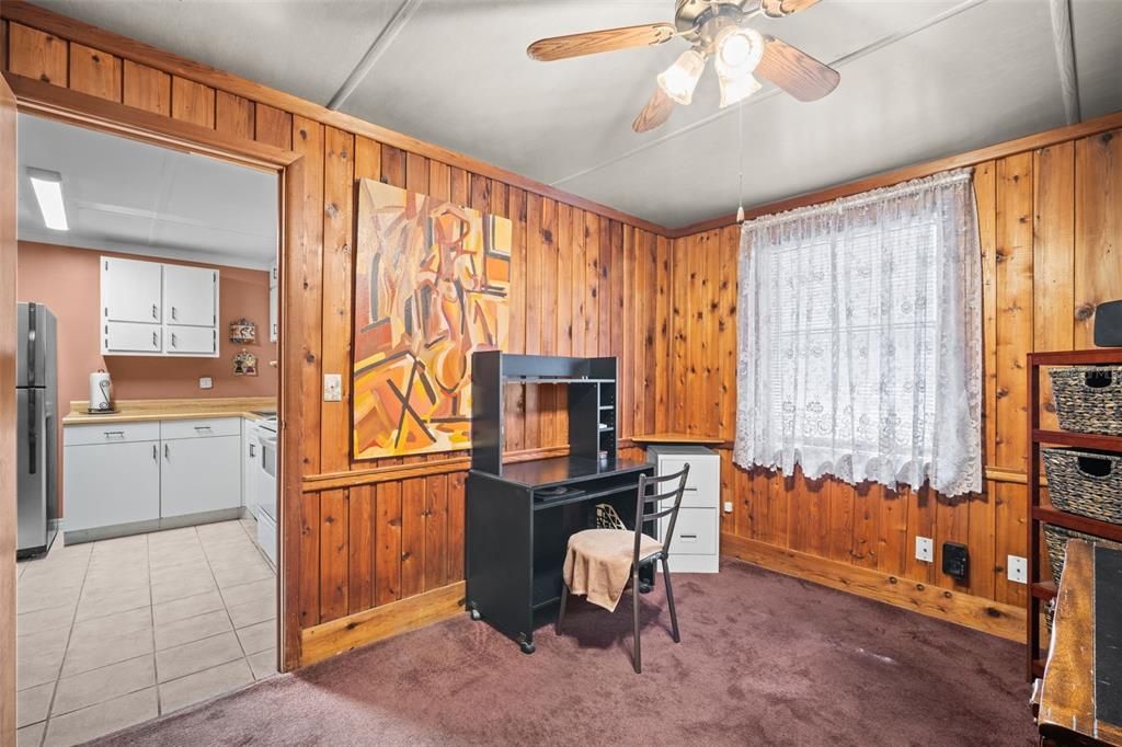 На продажу: $135,000 (2 спален, 2 ванн, 720 Квадратных фут)