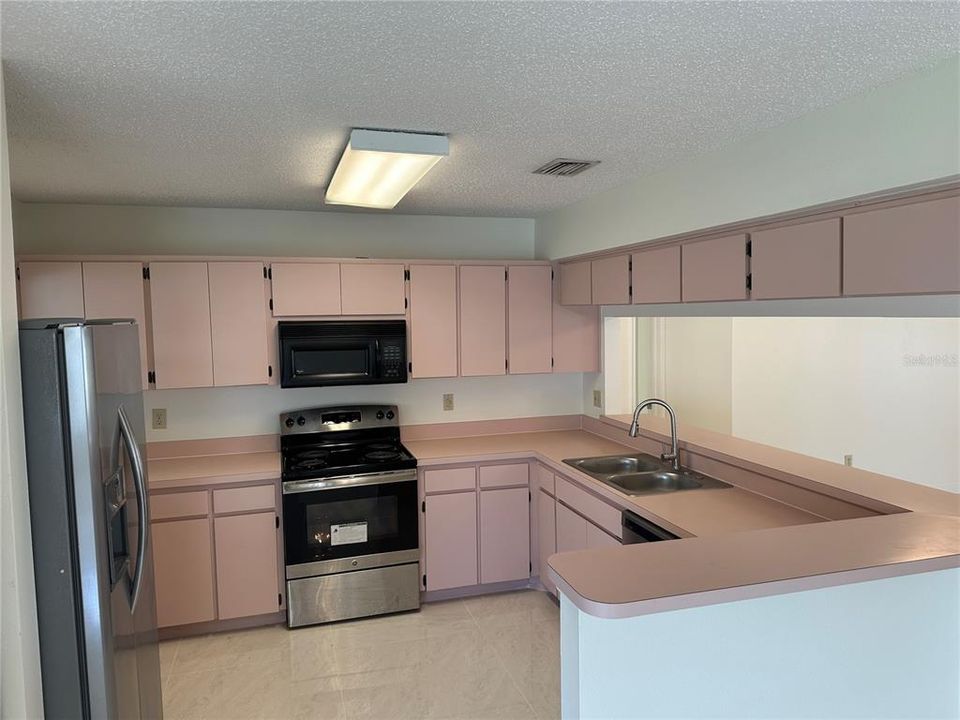 For Rent: $2,500 (3 beds, 2 baths, 1505 Square Feet)