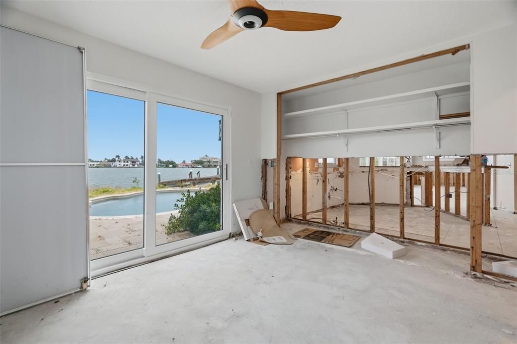 Activo con contrato: $890,000 (3 camas, 2 baños, 2092 Pies cuadrados)