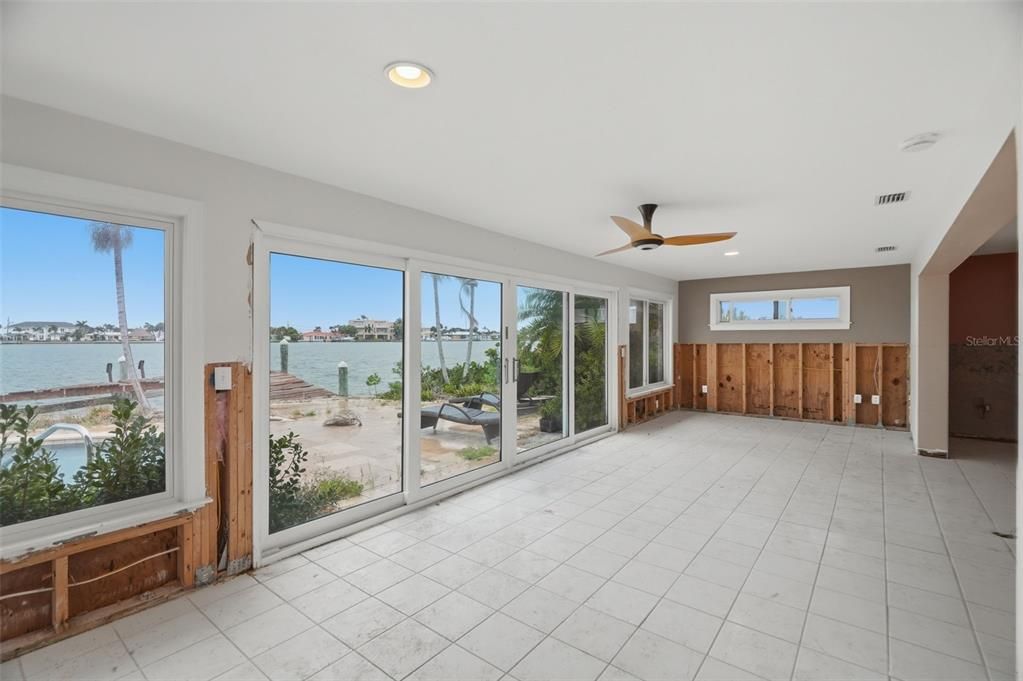 Activo con contrato: $890,000 (3 camas, 2 baños, 2092 Pies cuadrados)