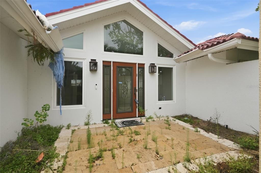 Activo con contrato: $890,000 (3 camas, 2 baños, 2092 Pies cuadrados)