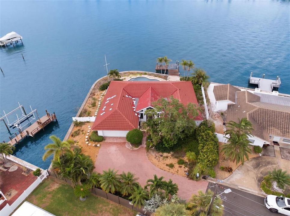 Activo con contrato: $890,000 (3 camas, 2 baños, 2092 Pies cuadrados)