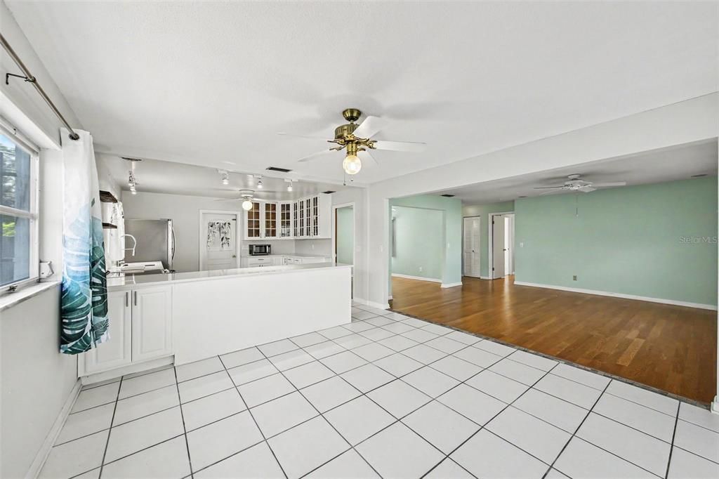 На продажу: $365,000 (3 спален, 2 ванн, 1520 Квадратных фут)
