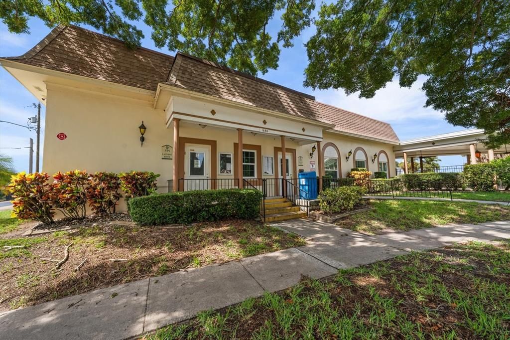 For Sale: $265,900 (2 beds, 2 baths, 1527 Square Feet)