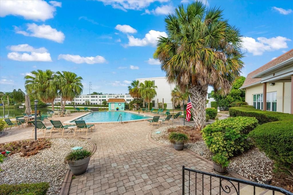 For Sale: $265,900 (2 beds, 2 baths, 1527 Square Feet)