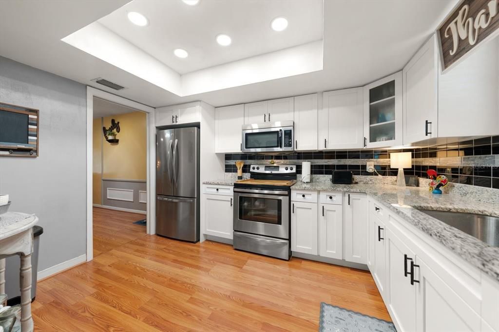 For Sale: $265,900 (2 beds, 2 baths, 1527 Square Feet)
