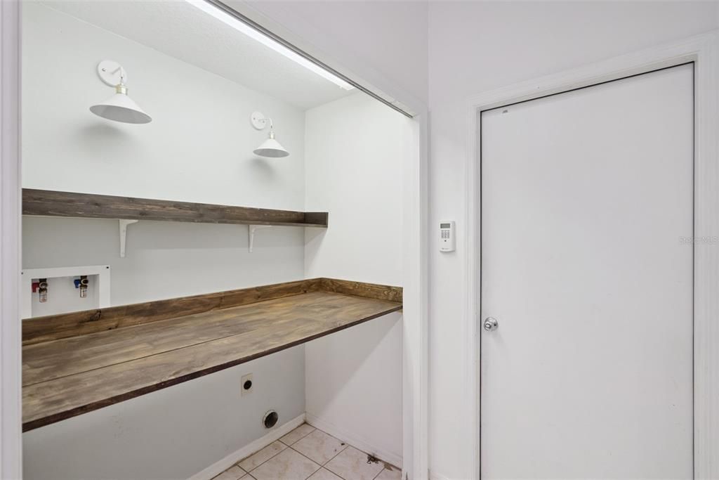 На продажу: $370,000 (3 спален, 2 ванн, 1395 Квадратных фут)