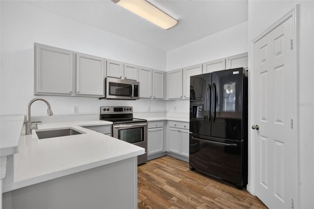 For Sale: $509,900 (5 beds, 4 baths, 2832 Square Feet)