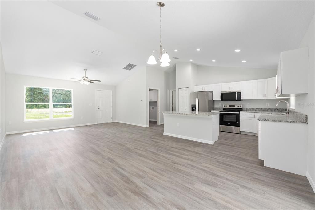For Sale: $259,900 (3 beds, 2 baths, 1380 Square Feet)