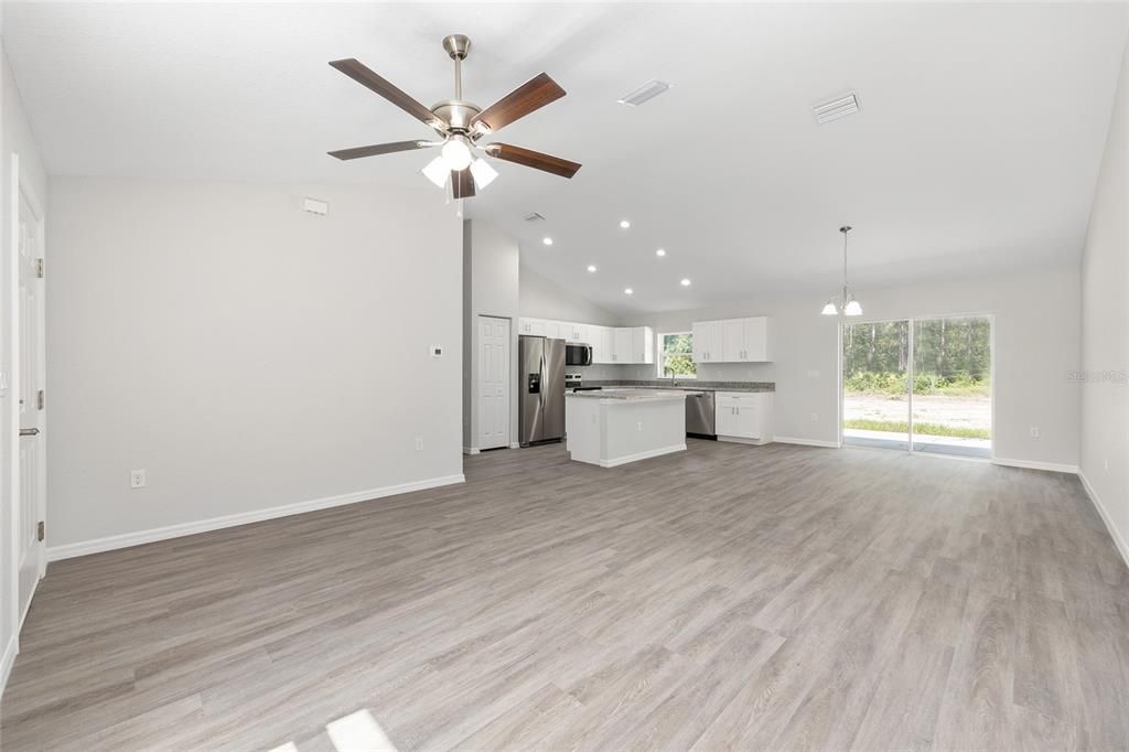 For Sale: $259,900 (3 beds, 2 baths, 1380 Square Feet)