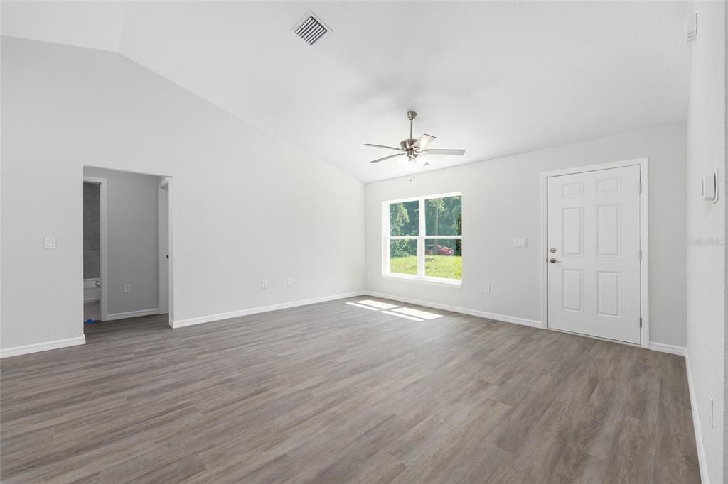 For Sale: $259,900 (3 beds, 2 baths, 1380 Square Feet)