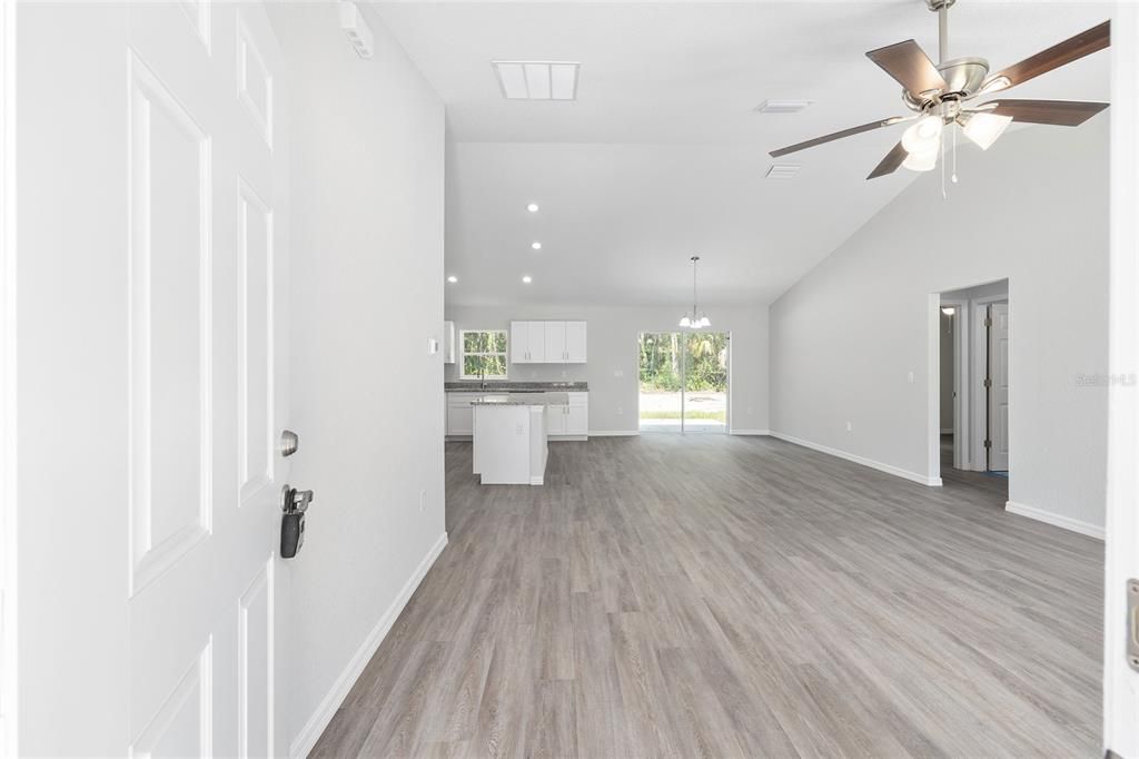 For Sale: $259,900 (3 beds, 2 baths, 1380 Square Feet)