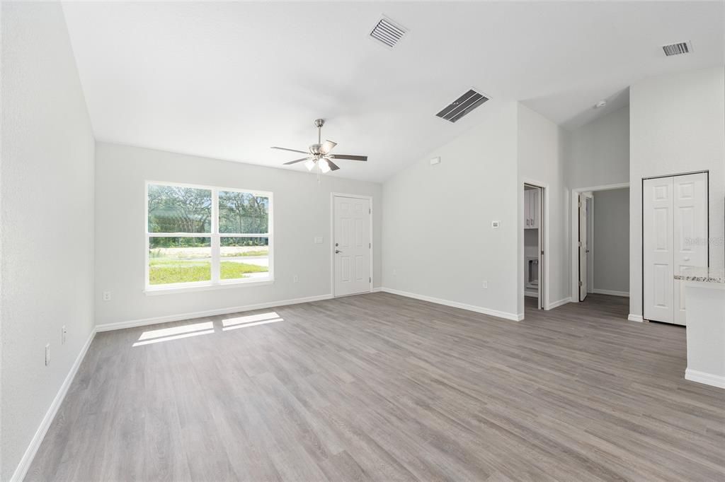 For Sale: $259,900 (3 beds, 2 baths, 1380 Square Feet)