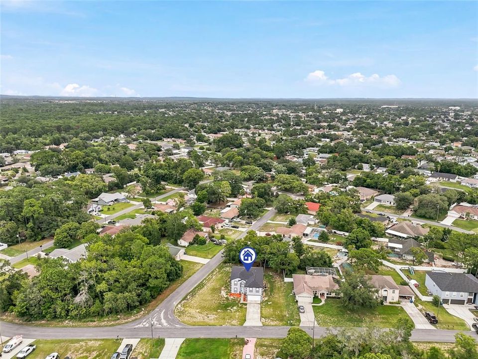 En Venta: $465,000 (4 camas, 2 baños, 2820 Pies cuadrados)