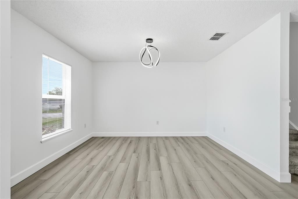 En Venta: $465,000 (4 camas, 2 baños, 2820 Pies cuadrados)