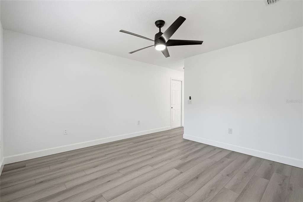 En Venta: $465,000 (4 camas, 2 baños, 2820 Pies cuadrados)