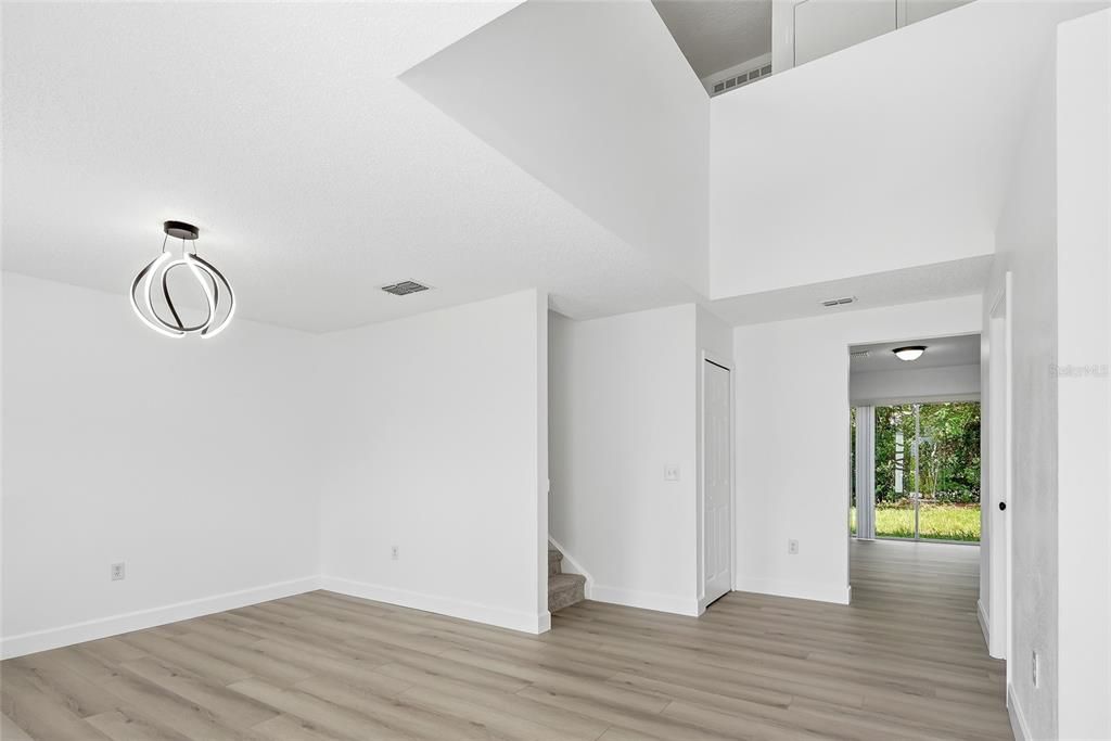 En Venta: $465,000 (4 camas, 2 baños, 2820 Pies cuadrados)