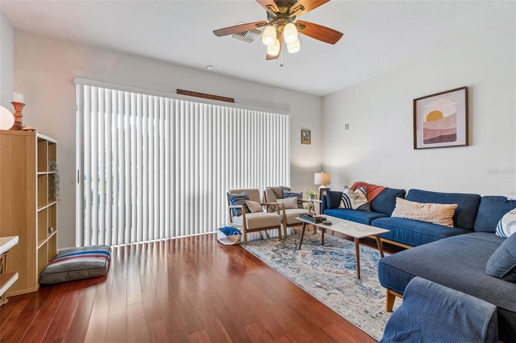 В аренду: $1,995 (3 спален, 2 ванн, 1588 Квадратных фут)
