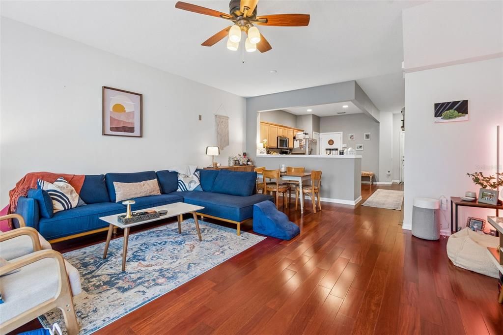 В аренду: $1,995 (3 спален, 2 ванн, 1588 Квадратных фут)