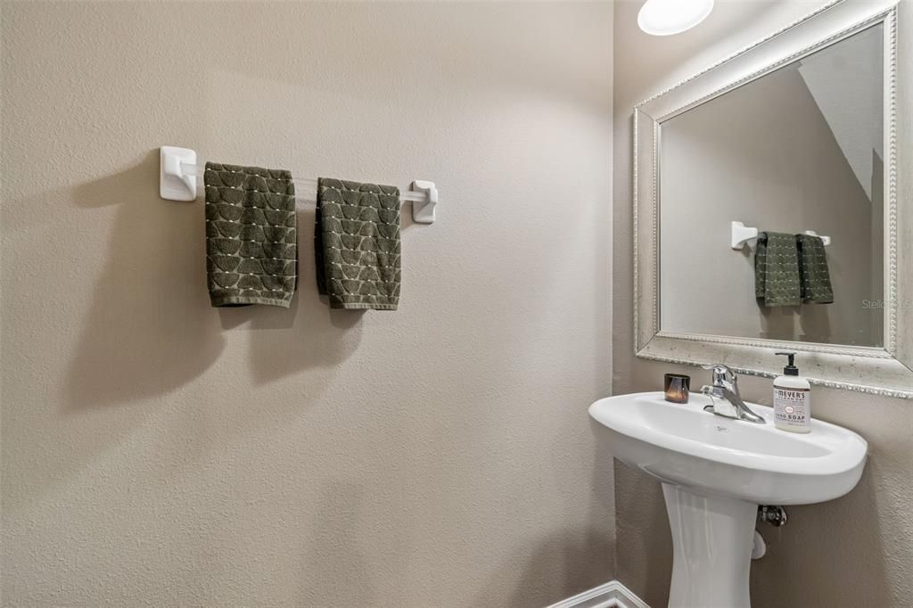 В аренду: $1,995 (3 спален, 2 ванн, 1588 Квадратных фут)
