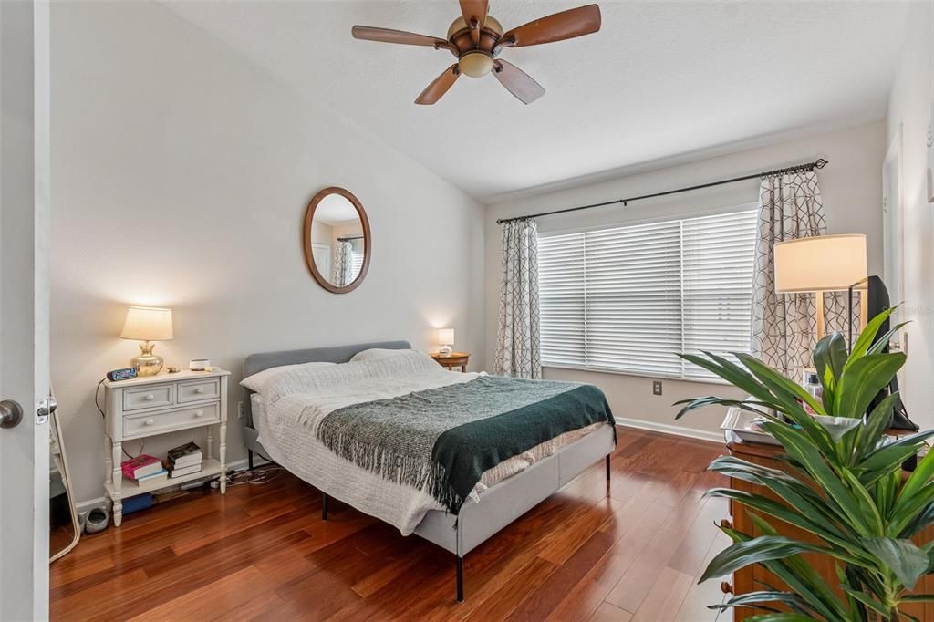 В аренду: $1,995 (3 спален, 2 ванн, 1588 Квадратных фут)