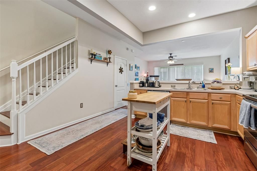 В аренду: $1,995 (3 спален, 2 ванн, 1588 Квадратных фут)
