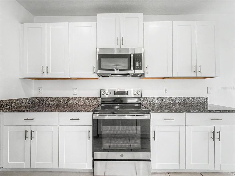 На продажу: $346,000 (4 спален, 2 ванн, 2073 Квадратных фут)