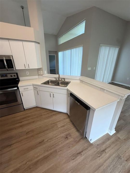 For Rent: $2,200 (4 beds, 2 baths, 2045 Square Feet)
