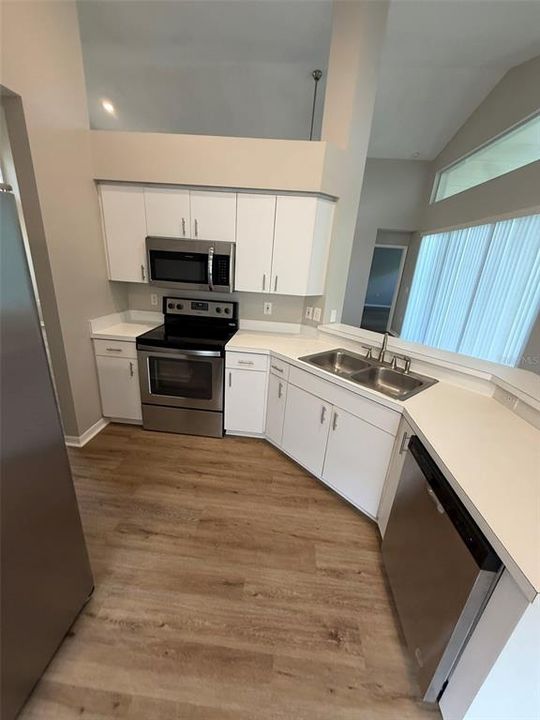 For Rent: $2,200 (4 beds, 2 baths, 2045 Square Feet)
