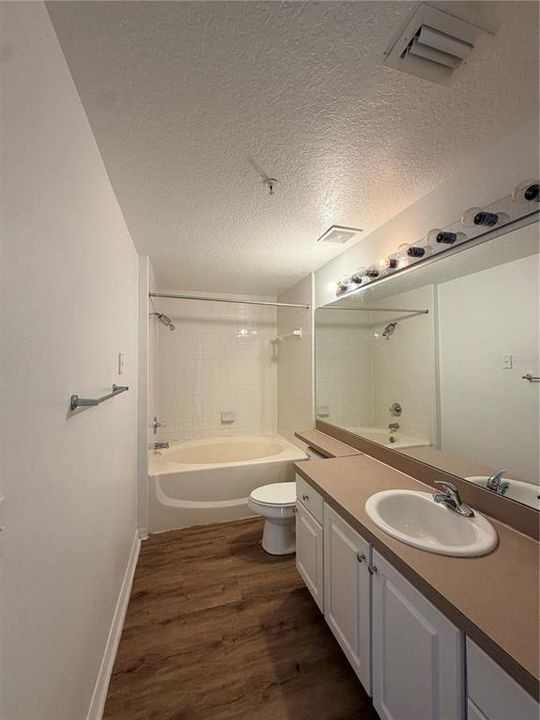 For Rent: $1,090 (1 beds, 1 baths, 786 Square Feet)