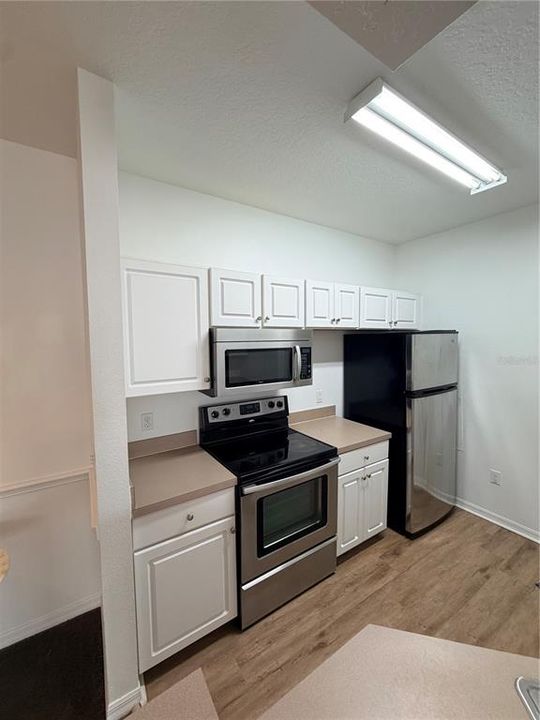 For Rent: $1,090 (1 beds, 1 baths, 786 Square Feet)