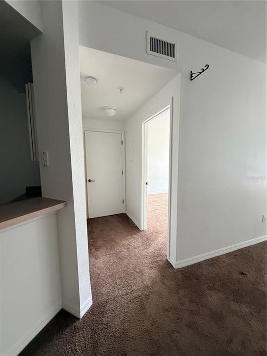 For Rent: $1,090 (1 beds, 1 baths, 786 Square Feet)