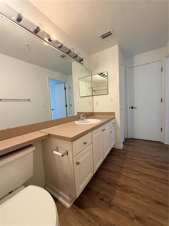 For Rent: $1,090 (1 beds, 1 baths, 786 Square Feet)