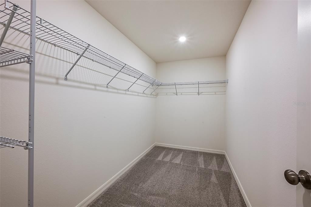 На продажу: $278,990 (3 спален, 2 ванн, 1668 Квадратных фут)