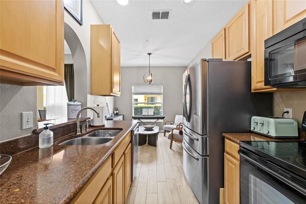 For Rent: $2,200 (3 beds, 2 baths, 1372 Square Feet)