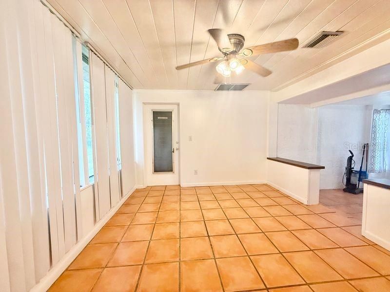 For Rent: $1,650 (2 beds, 1 baths, 1066 Square Feet)