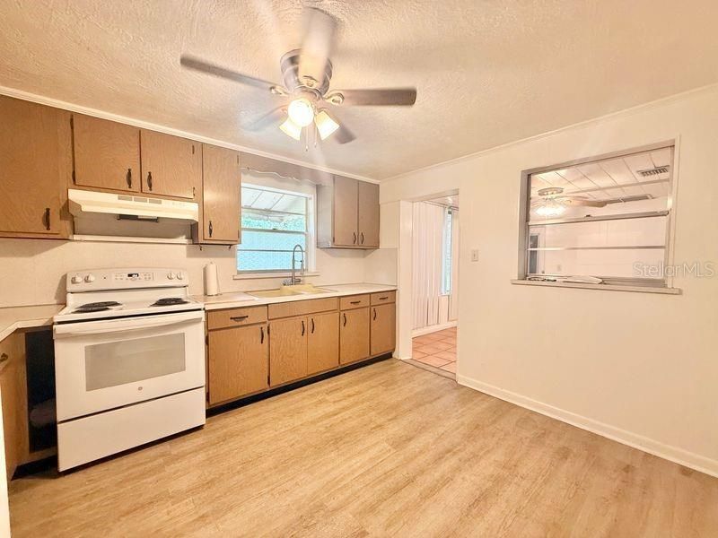 For Rent: $1,650 (2 beds, 1 baths, 1066 Square Feet)