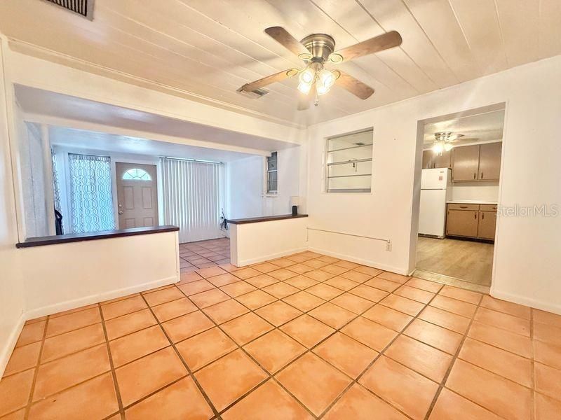 For Rent: $1,650 (2 beds, 1 baths, 1066 Square Feet)