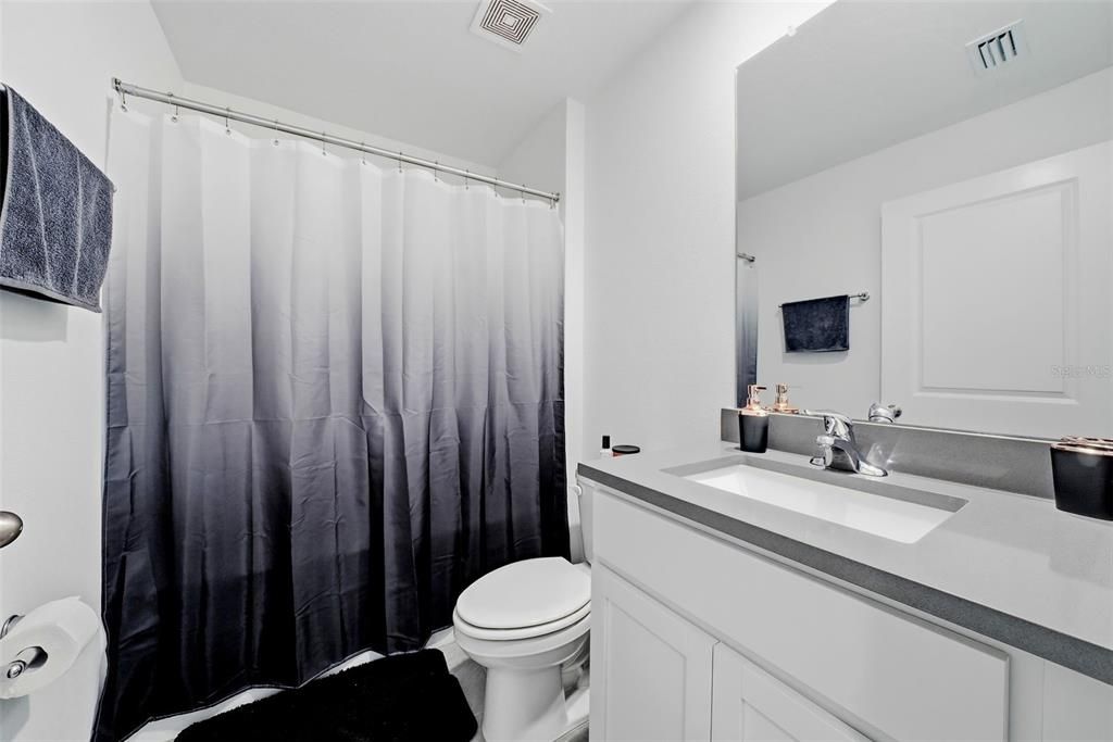 En Venta: $319,900 (3 camas, 2 baños, 1584 Pies cuadrados)