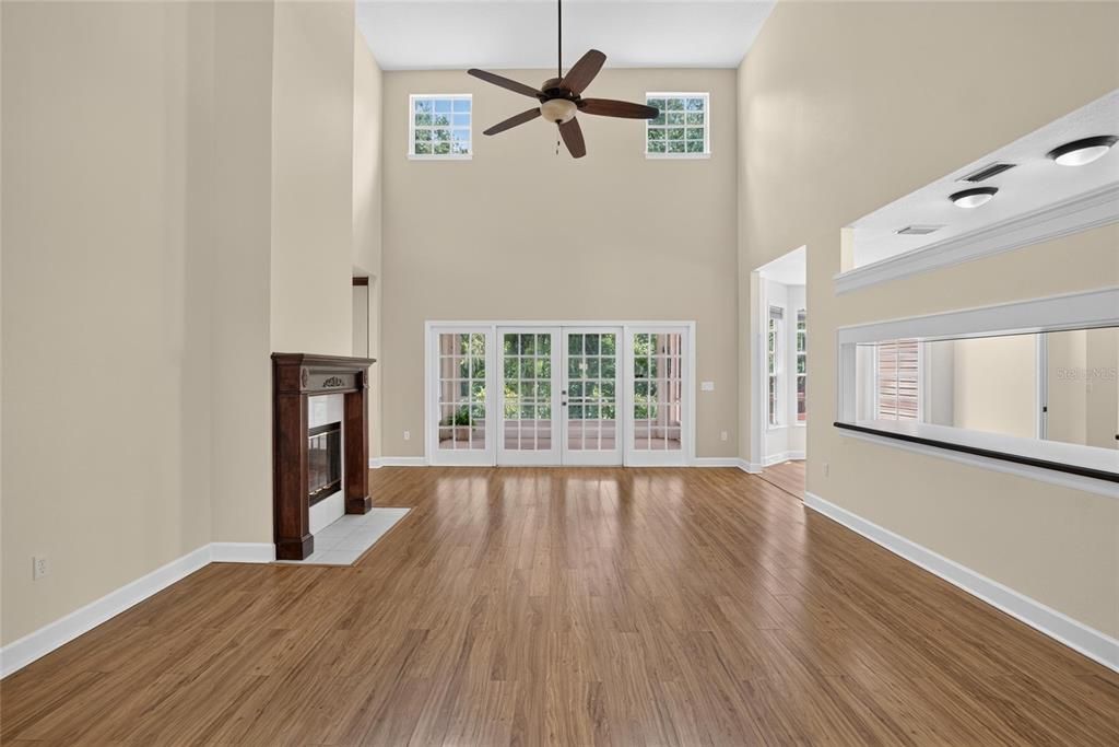 Activo con contrato: $650,000 (4 camas, 3 baños, 3054 Pies cuadrados)
